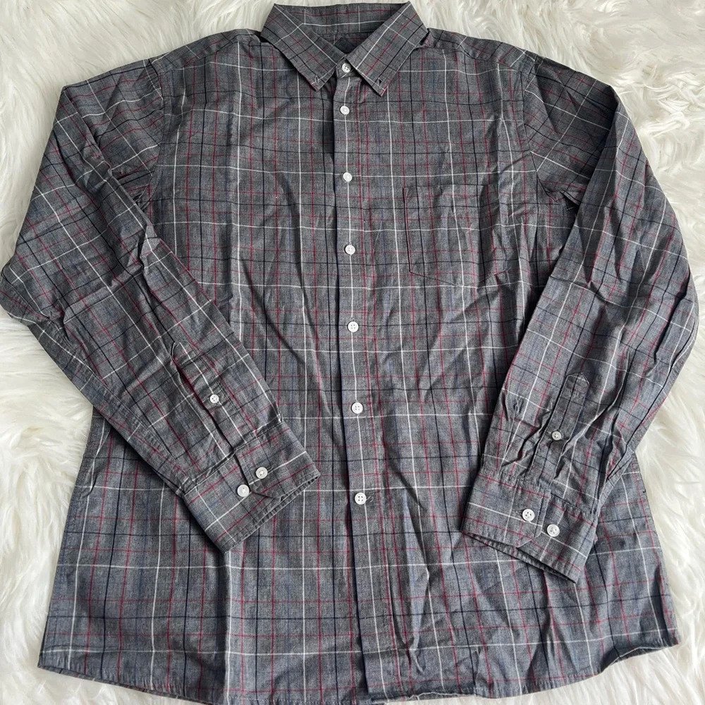 Merona Men’s Plain Button Up Size Large